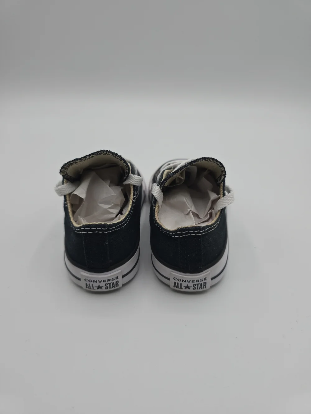 Converse Kids' Black Chuck Taylor All Star Low Top Sneakers Sz 4